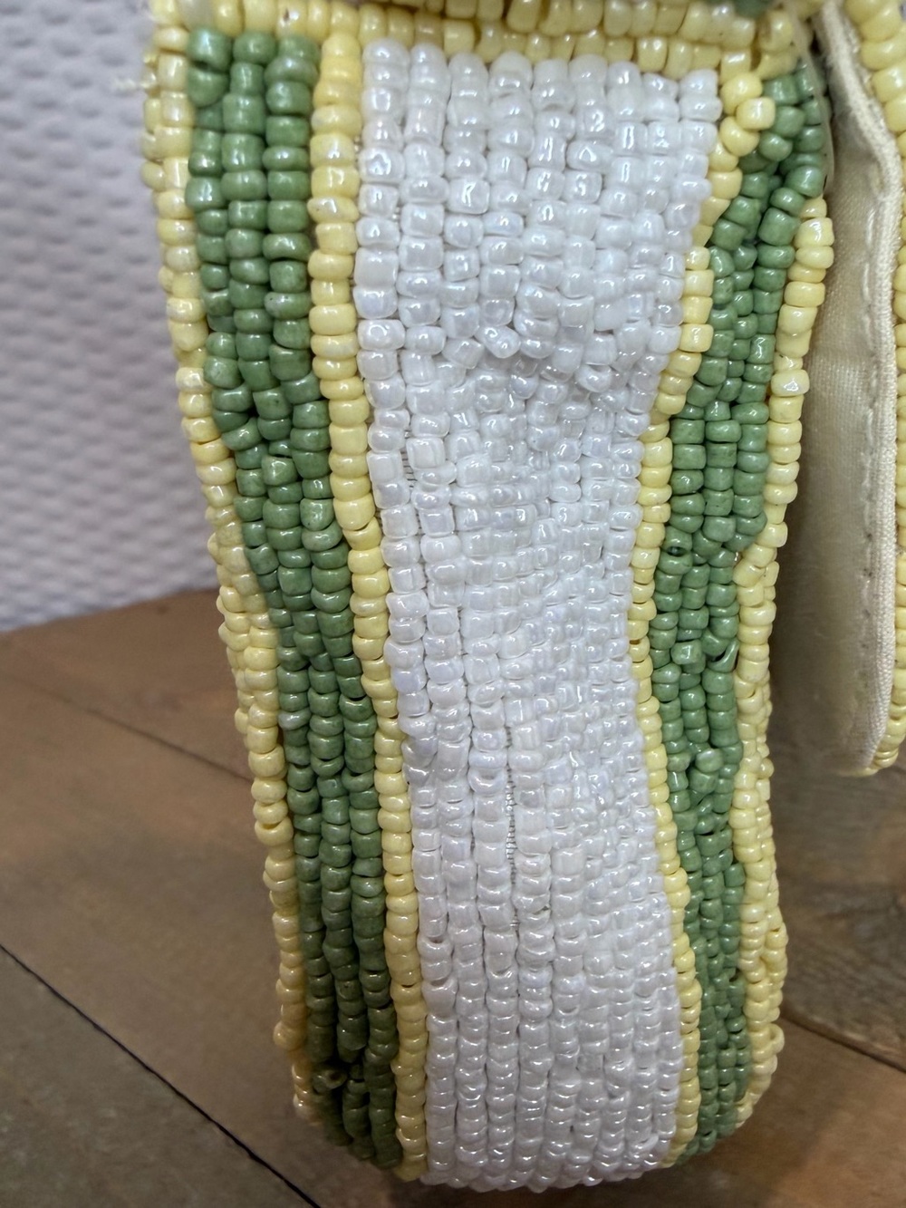 Viral Beaded Yellow and White Floral Shoulder Bag …Tjmaxx & Marshalls - Picture 4 of 9